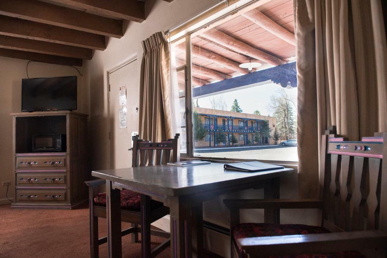 Kachina Lodge Resort And Meeting Center Taos Esterno foto