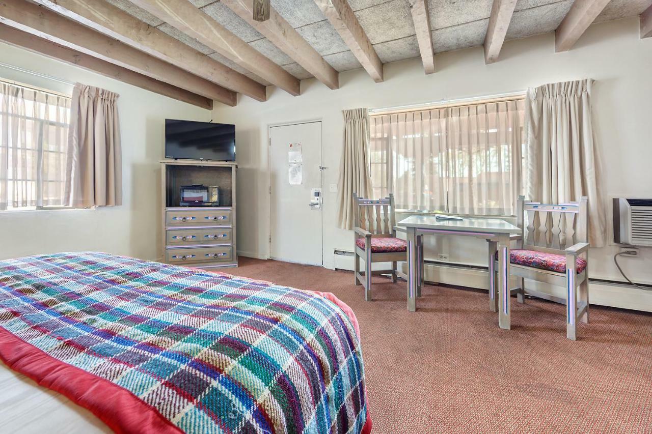Kachina Lodge Resort And Meeting Center Taos Esterno foto